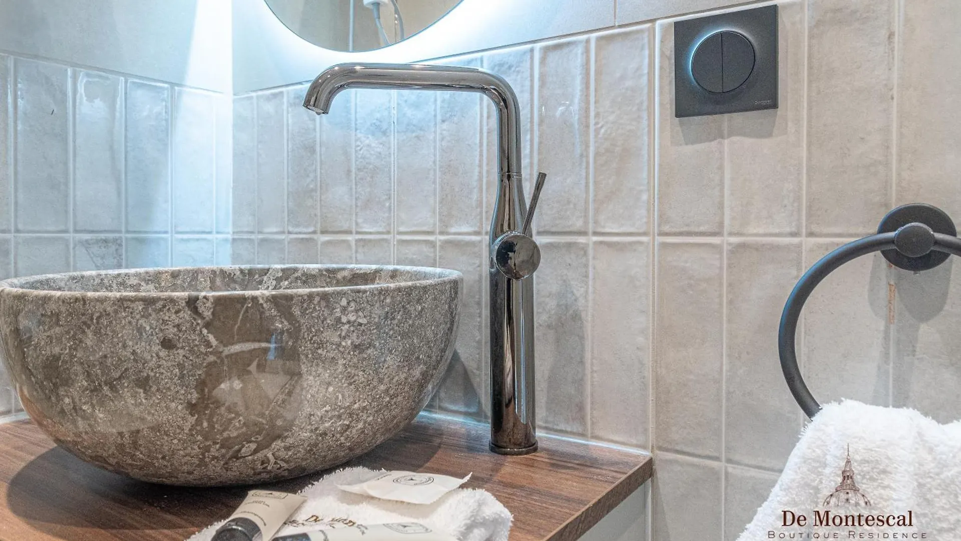아파트 De Montescal- Montparnasse Central With Ac 11 To 14M2 Studio In A Prime Location 파리